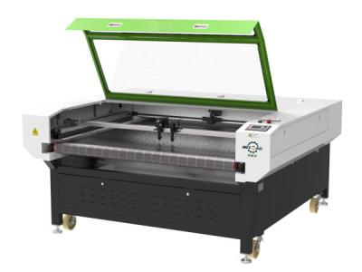 China Auto Feeding 60W 80W CO2 Laser Engraving Cutting Machine For Rolled Fabric Cloth Leather for sale