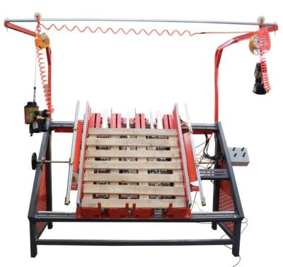 China Máquina de clavado de paletas de madera, Máquina de clavado de paletas de madera neumática anchura máxima 3300 mm en venta