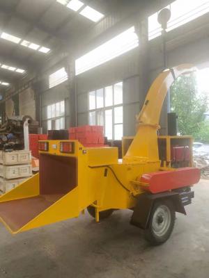 China Wood Chipper processing Machine Wood Crusher Price, Diesel Crusher with wheels for wood branches for sale