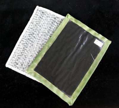 China Rolos de bentonita impermeables con membrana de HDPE de 0,2 mm, revestimientos de vertederos de arcilla geosintética en venta