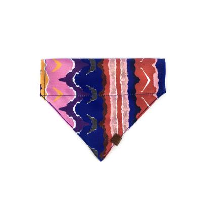 Chine Collier rose rouge de foulard de chien de sublimation de collier de chien de Bandana à vendre