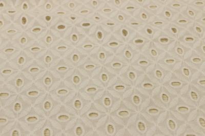 China White Cotton Embroidered Lace Fabric 49in Width Breathable Eyelet for sale
