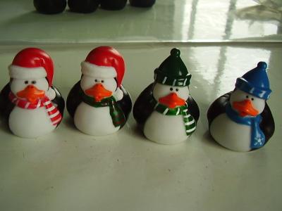 China Colorful Funny Plastic Ducks With Snowman Painting , Rubber Bath Toys Eco Friendly for sale