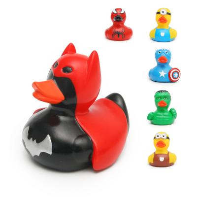China El pato de goma de Batman del juguete de la bañera, mini caucho del carácter de la maravilla Ducks el regalo promocional en venta