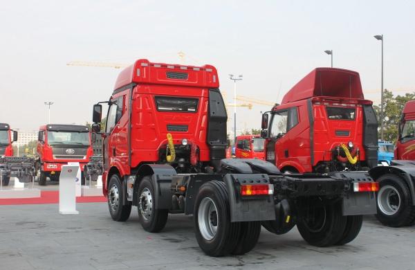 Quality FAW J6M Heavy Tractor Truck And Trailer Equipment 320HP 6X2 Tractor Units for sale