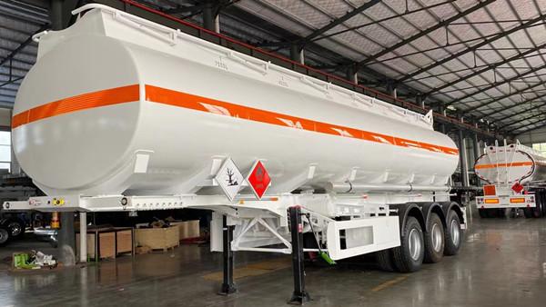 Quality Three Axel 44 Cubic Meters Palm Crude Oil Tanker Trailer Fuel Tanker Semi Trailer for sale