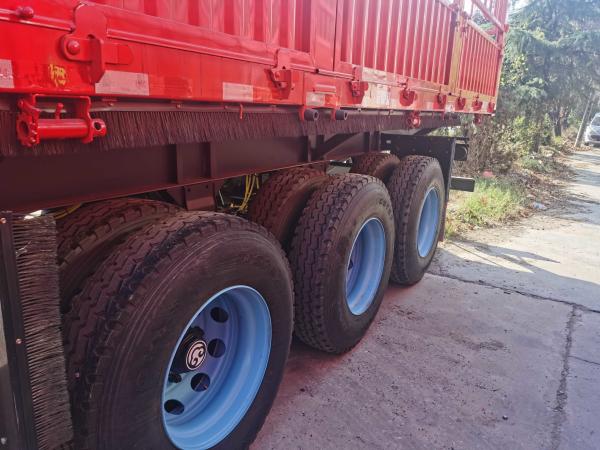 Quality 42 Foot 3 Axle Fence Tipping Semi-Trailer Stake Cargo Trailer 13m for sale