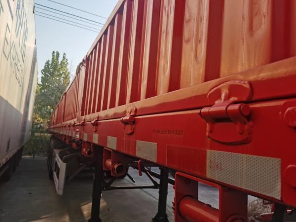 Quality 13m Carbon Steel 3 Axle 60T Semi-Trailer Trailer for sale