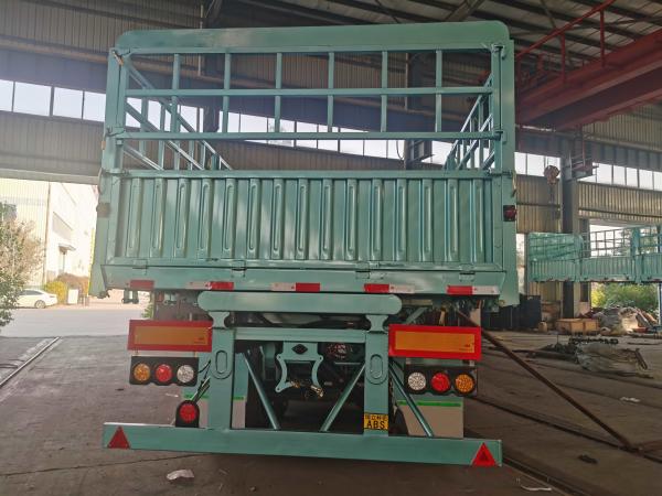 Quality Triple Axle 40T 60T Tons Stake Cargo Trailer Fence Bulk Cargo Trailer Transporte for sale