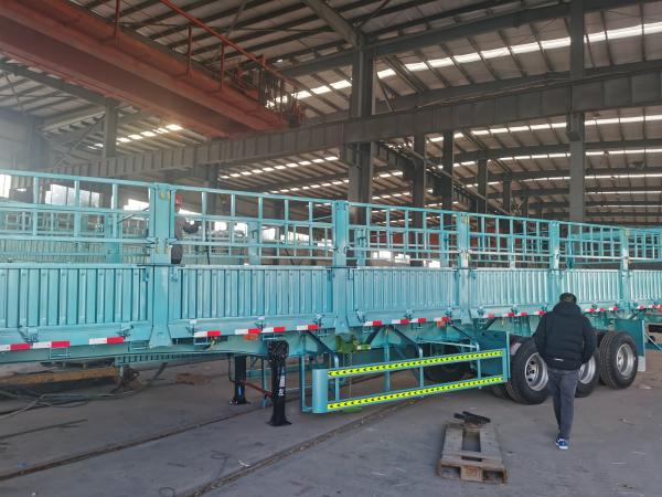 Quality Triple Axle 40T 60T Tons Stake Cargo Trailer Fence Bulk Cargo Trailer Transporte for sale