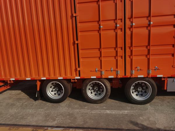 Quality Enclosed 3 Axle Box Cargo Trailer 80 Ton High Load Capacity High Capacity for sale