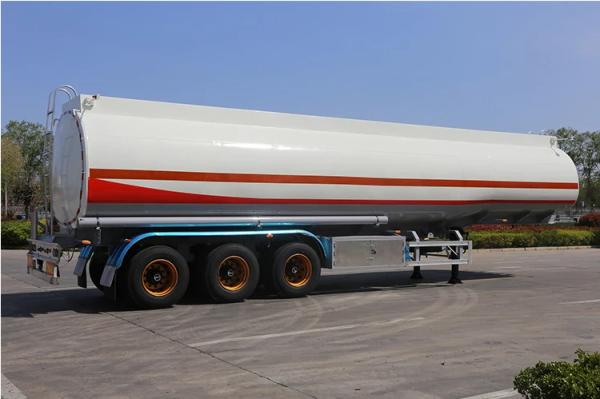 Quality 7000 Gallon Portable Diesel Fuel Tanker Trailer Oil Tank 3 Axles Carbon Steel for sale