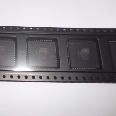 China AT89S8252-24JI Chip de microcontrolador PLCC44 en venta