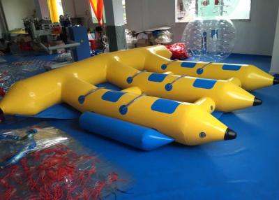 China Barcos de pesca com mosca infláveis dos jogos da água, barco de banana inflável Towables à venda