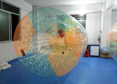 중국 옥외 바닷물 공원을 위한 다채로운 0.8mm PVC 팽창식 물 롤러 공 판매용