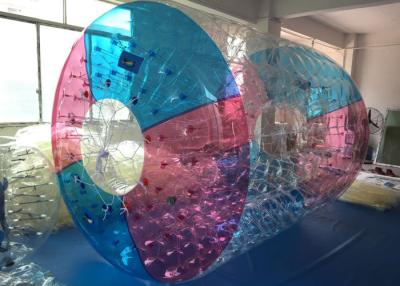 Chine L'eau enorme commerciale du polyéther TPU roulant la boule/tube gonflables joue à vendre