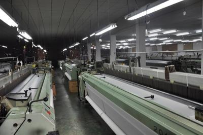 Chine Maille d'impression du polyester DPP14T-200, longueur de petit pain de maille d'écran en soie 50-100 mètres à vendre