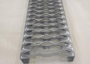 China 5 Diamonds Walkway Channel Grip Strut Grating Perforate Metal Plank Grating Antirust for sale