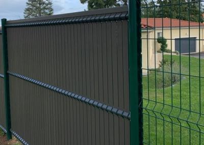 Chine Contemporary 55x200mm Curved Wire Fence Easily Assembled à vendre