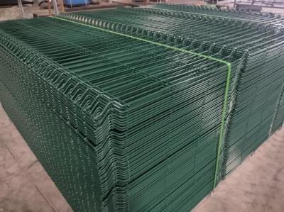 China Privacy Curved Metal Fence Pvc Coated 50x200mm for sale