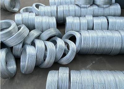 中国 電流を通された亜鉛鉄ワイヤー ロール価格のGIの金属の結合ワイヤーは熱いすくいの電流を通された鉄ワイヤーに電流を通した 販売のため