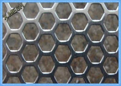 China Anodizado Hexagonal Aluminio Perforado Hoja / Pantalla de 1.5mm de Espesor en venta