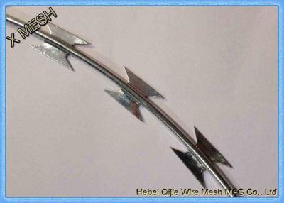 China Bto-22 kreuzen Art Ziehharmonika-Rasiermesser-Draht/Stacheldraht-Sicherheitszaun zu verkaufen