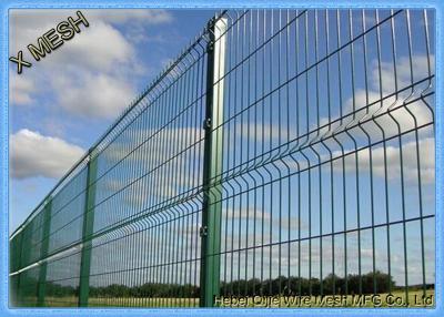 China Powder Coated Welded Curved Metal Fence Panel Heavy Gauge Heat Treated for sale