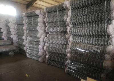 Chine tissu de barrière de maillon de chaîne de 6FT, maille de diamant clôturant le fil à faible teneur en carbone de fer à vendre
