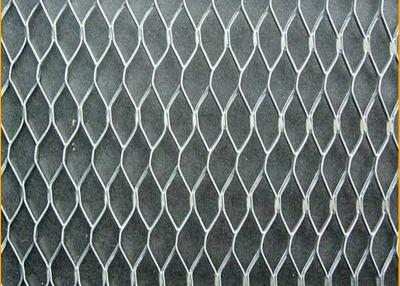 China Los paneles galvanizados sumergidos calientes de la cerca de la malla de alambre del diamante para el estuco en venta