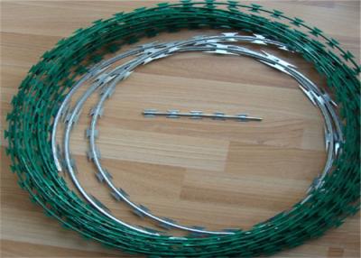 China Anti Rust Galvanized Razor Blade Fencing Wire 8m For Security Fencing Barriers for sale