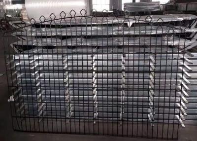 中国 アークの庭によって電流を通される溶接された鉄条網は2400w X 1200hにパネルをはめる 販売のため