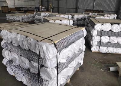 Chine Paquets complets de chaîne de barrière durable de maillon système complet enduit de vinyle de 10 pi d'hauteur à vendre