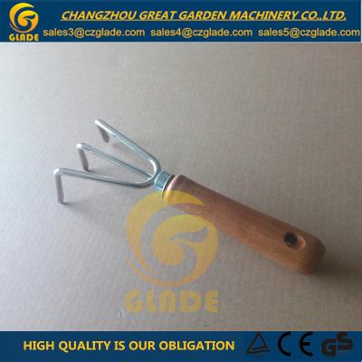China Single Wood Handed 3 Prong Steel Rake Sponge Sheath Garden Tool for sale