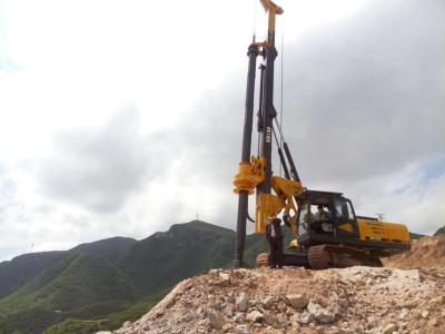 Chine Perçage de puits 43 trou d'aléseuse de roche de la machine KR125A de pile de base de m bien le couple 125kN.m de foreuse à vendre