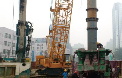 Китай Пробуренные вращатели строительного оборудования кучи гидровлические с связанным проволокой режимом дистанционного управления продается