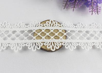 China Scalloped Water Soluble Lace Trim By The Yard , White Scalloped Edge Lace Ribbon for sale