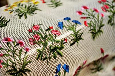 China Tela neta bordada coloreada multi floral del cordón, paño de malla nupcial antiguo del cordón en venta