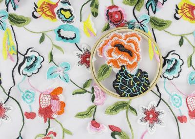 China Schöne Polyester-Blume stickte Nettoblumen-Kleidergewebe des spitze-Gewebe-3d zu verkaufen