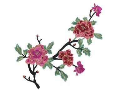 中国 水溶性のかぎ針編み3Dの衣服および服のための花によって刺繍されるアップリケ パッチ 販売のため