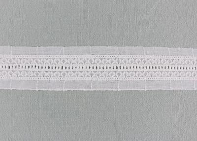 China Guarnição lisa do laço do algodão com teste padrão linear do laço pela jarda para o desenhista do vestuário à venda
