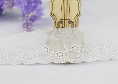 China Embroidered Cotton Eyelet Lace Trim Broderie Anglaise Scallop Tape For Baby Suits for sale