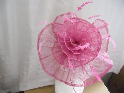 Китай Шлемы розовых дам Fascinator для Wedding плиссированное Sinamay с уравновешиванием пера продается