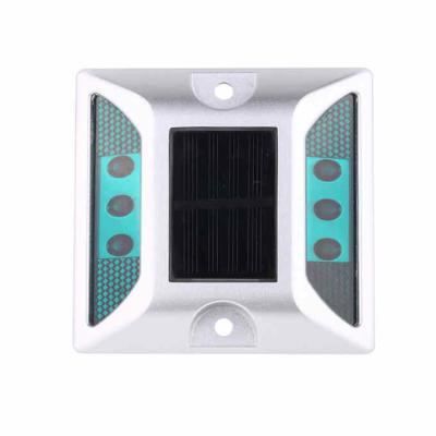 China IP68 resistente al agua Ojos solares para gatos Estrada Stud LED de alto brillo Diámetro 5 mm en venta