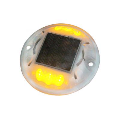 China FCC Flashing Solar Road Stud Yellow LED Pavement Markers Viewing Distance 1000m for sale