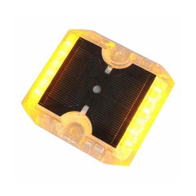China CE Solar Road Markers Dustproof Flashing Mode Yellow Raised Road Markers for sale