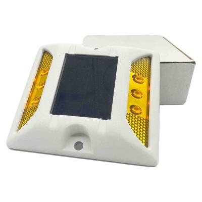China Anti UV PC Solar LED Road Stud Reflectors Custom Solar Pavement Marker for sale