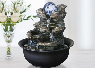 Chine Montagne de roche d'intérieur avec la fontaine d'eau de salon de décoration d'intérieurs de maison de Polyresin de boule en verre avec la LED à vendre
