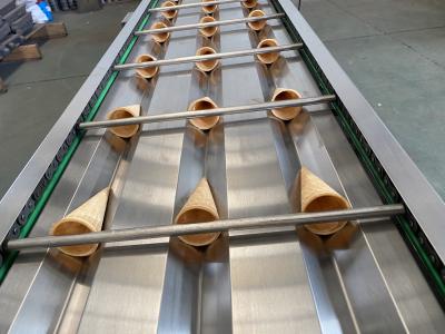 China Cone industrial lustrado do waffle do gelado 5000pcs/H que faz a máquina à venda