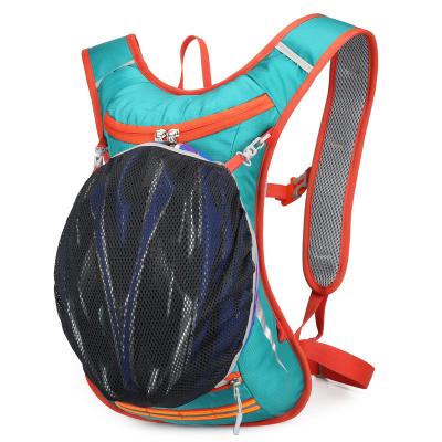 China Waterproof Outdoor Hiking Gear Hydration Pack Backpack With Helmet Cover en venta